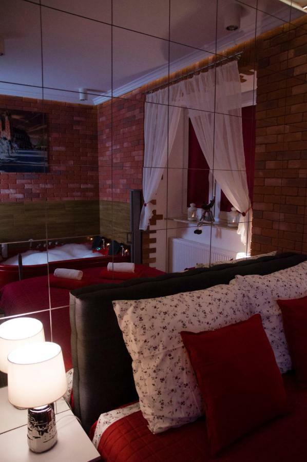 Jacuzzi Apartment Red Krakau Exterior foto