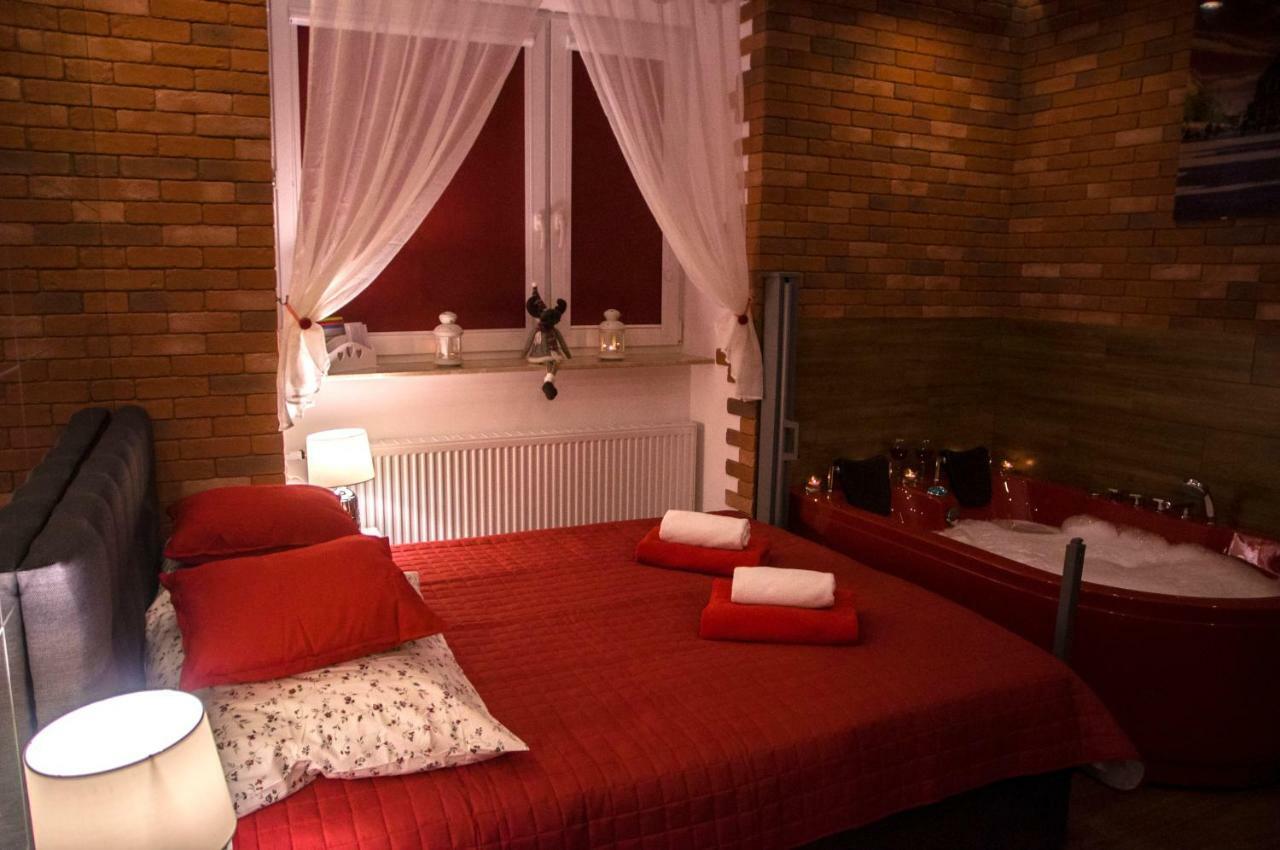 Jacuzzi Apartment Red Krakau Exterior foto